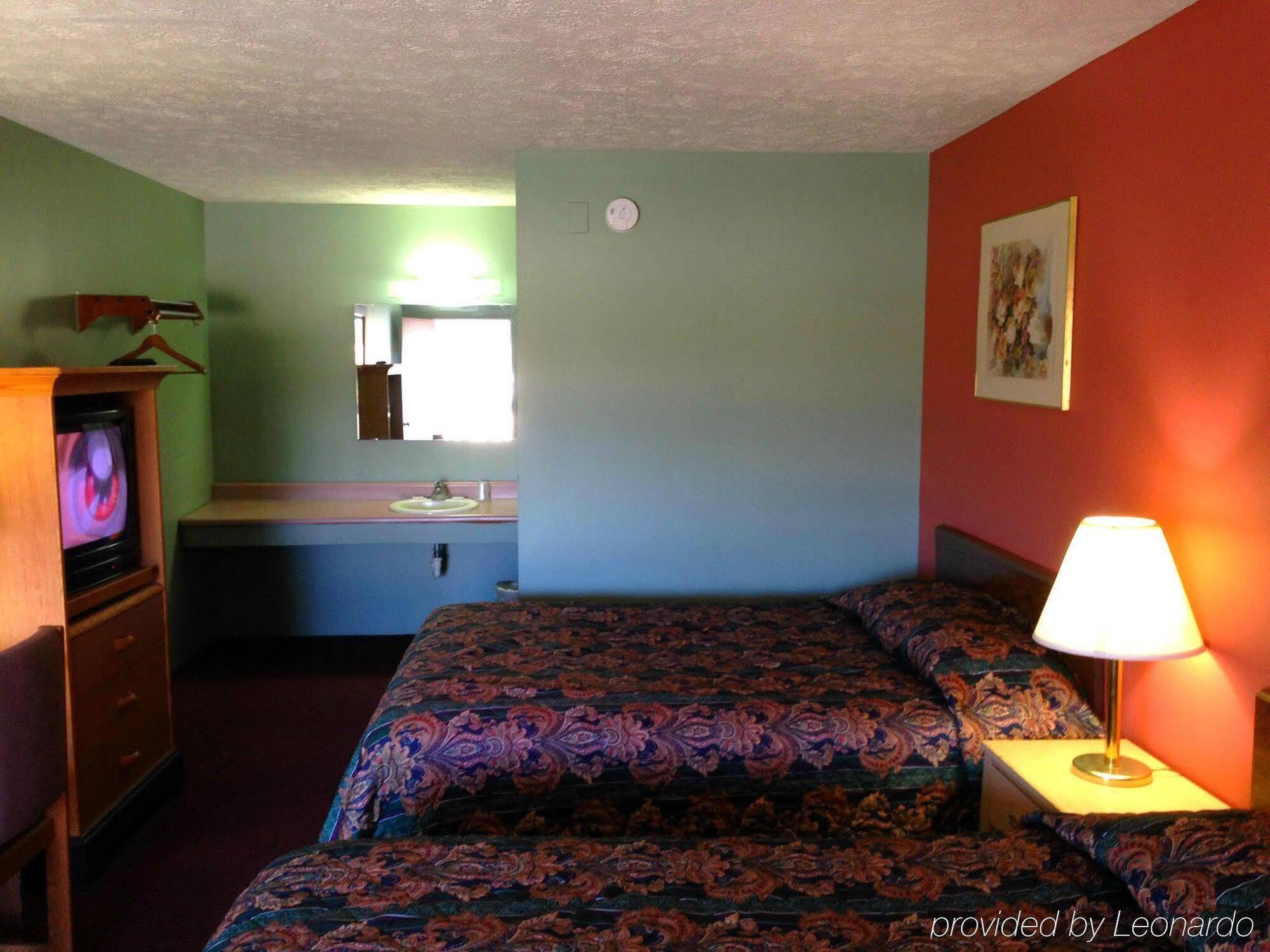 Key West Inn - Hobart เมอร์ริลวิลล์ ภายนอก รูปภาพ